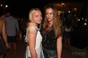 20161117-gallery-beach-party-48