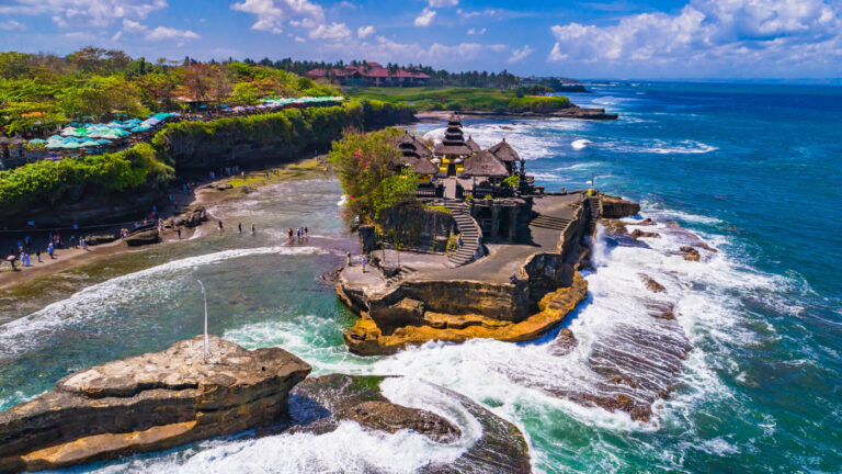 tanah lot temple bali