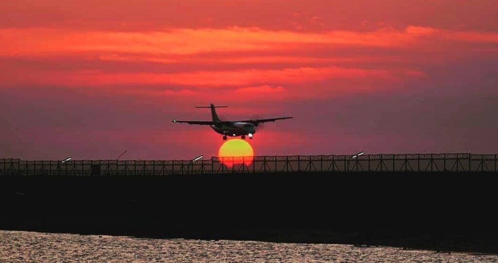 plane landing denpasar airport