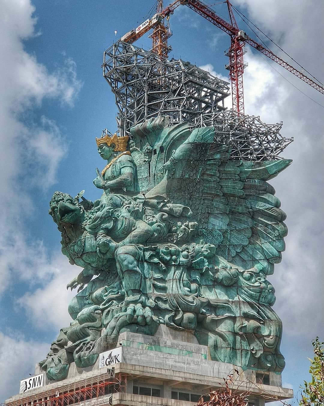Construction Of The GWK Statue