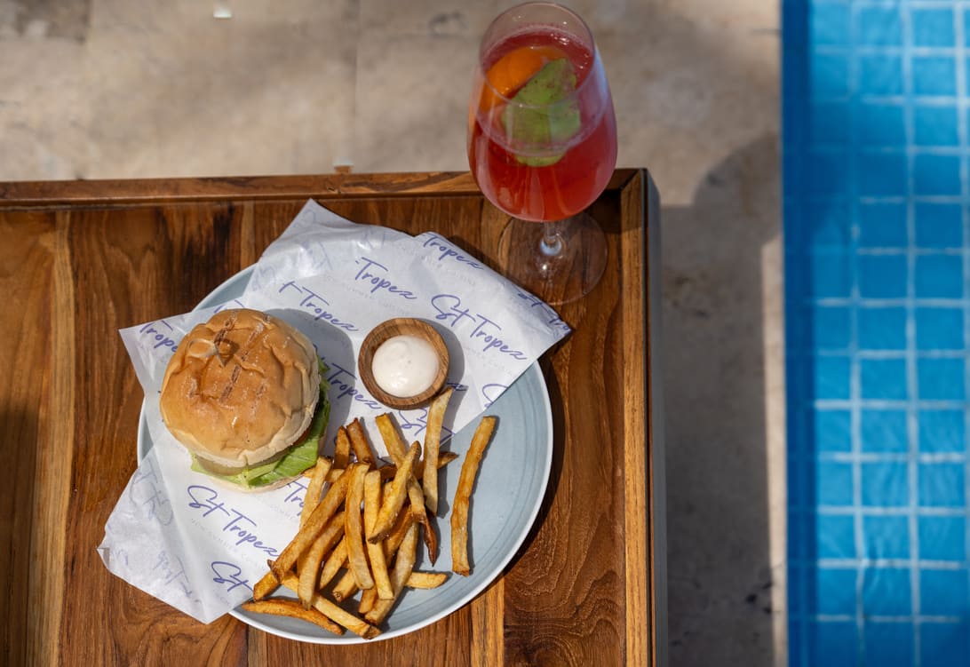Finns Beach Club - Vegan burger