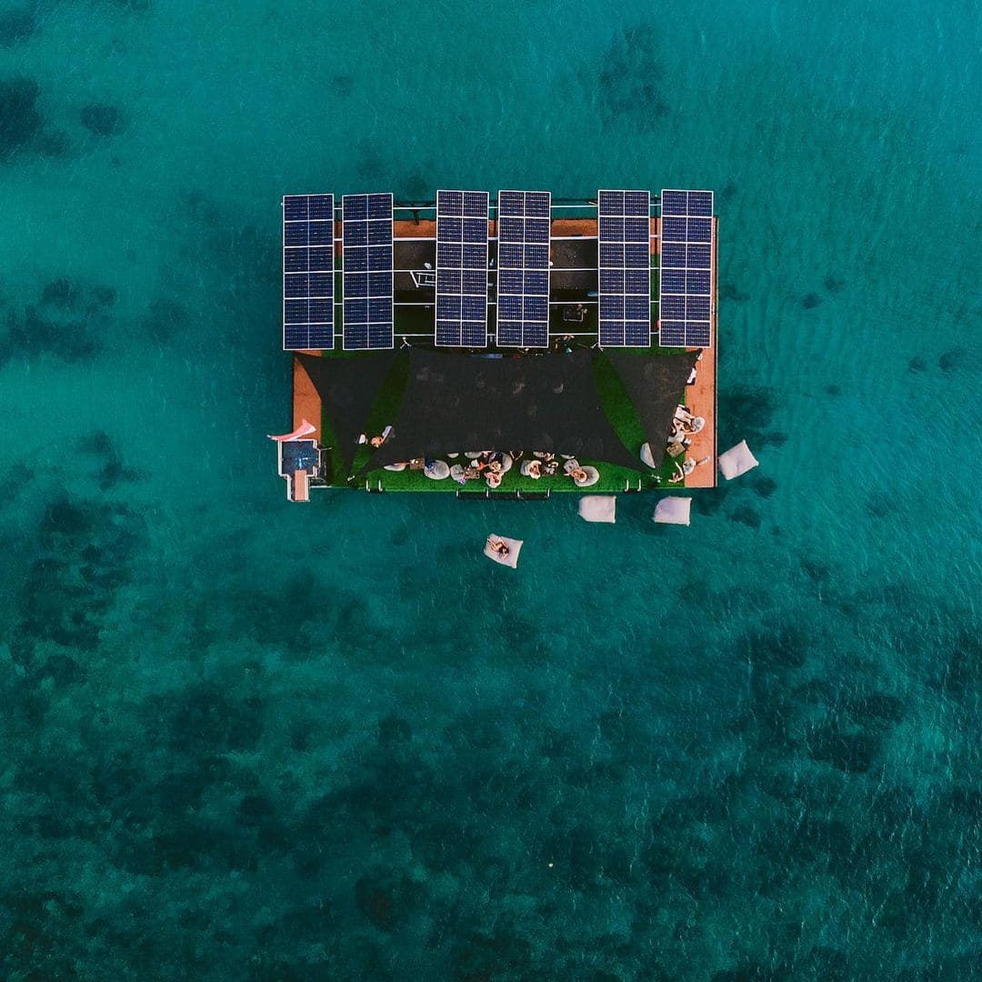 Floating bar - Nusa Lembongan