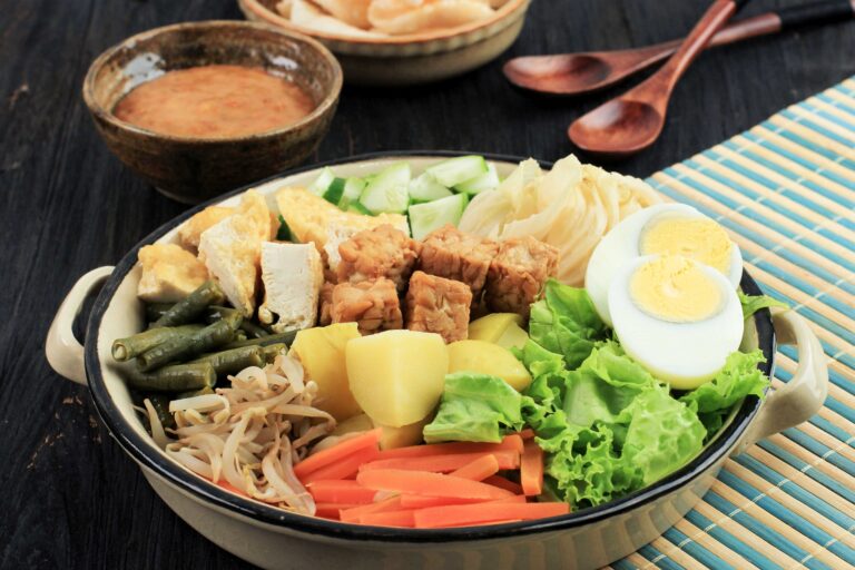 Gado Gado Siram, Indonesian Traditional Food Mix Vegetable Salad