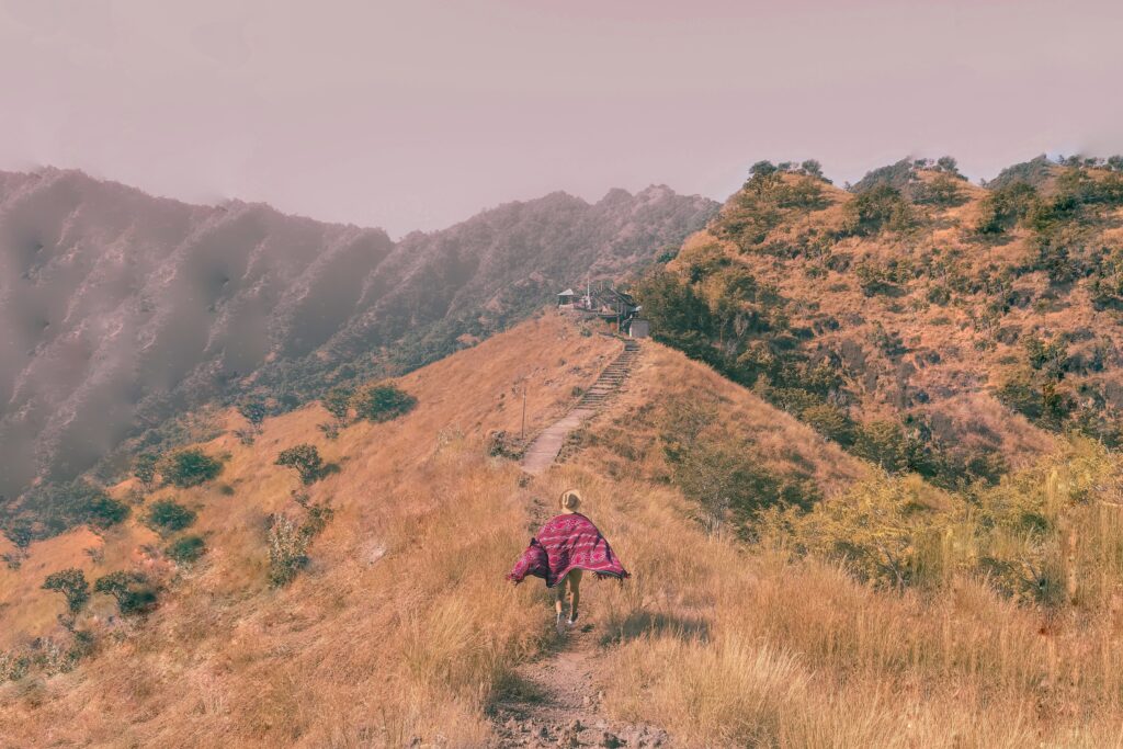 hiking in bali mountain ridge Wahyu Adiputra