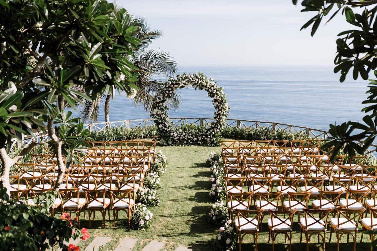 Lush Cliffside Bali Wedding at Tirtha Uluwatu