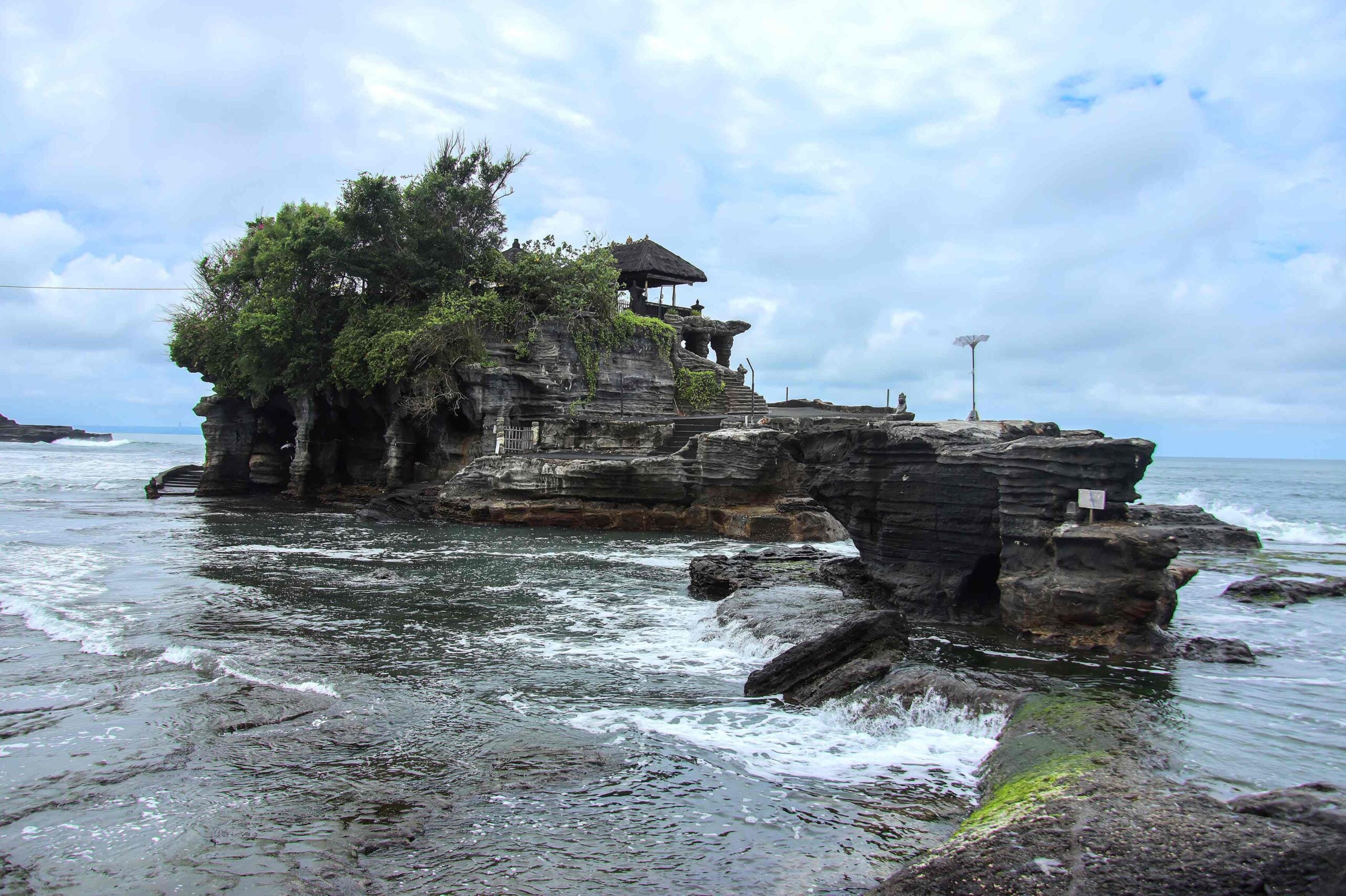 tanah lot bali indonesia 2023 11 27 05 32 51 utc