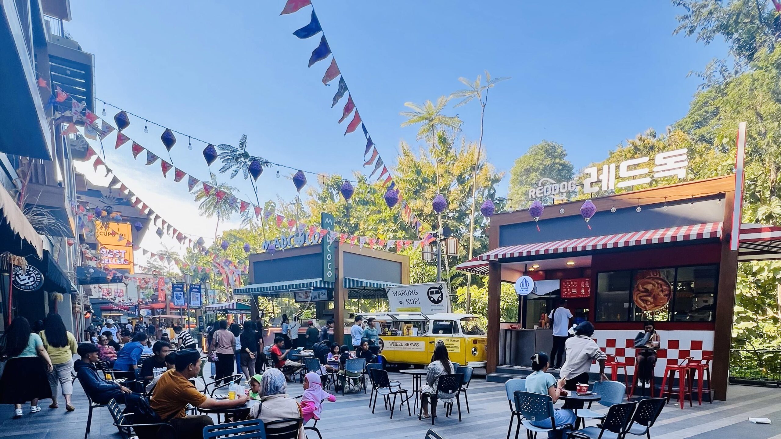 Bali LivingWorld Denpasar Crowd Weekend FoodStall May2024 Natalia Situmorang