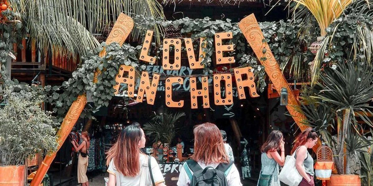 love anchor fashion photography page outdoor section image 1 1 a8061ee7 c48b 4a38 bcd9 ac9205cd3d4d