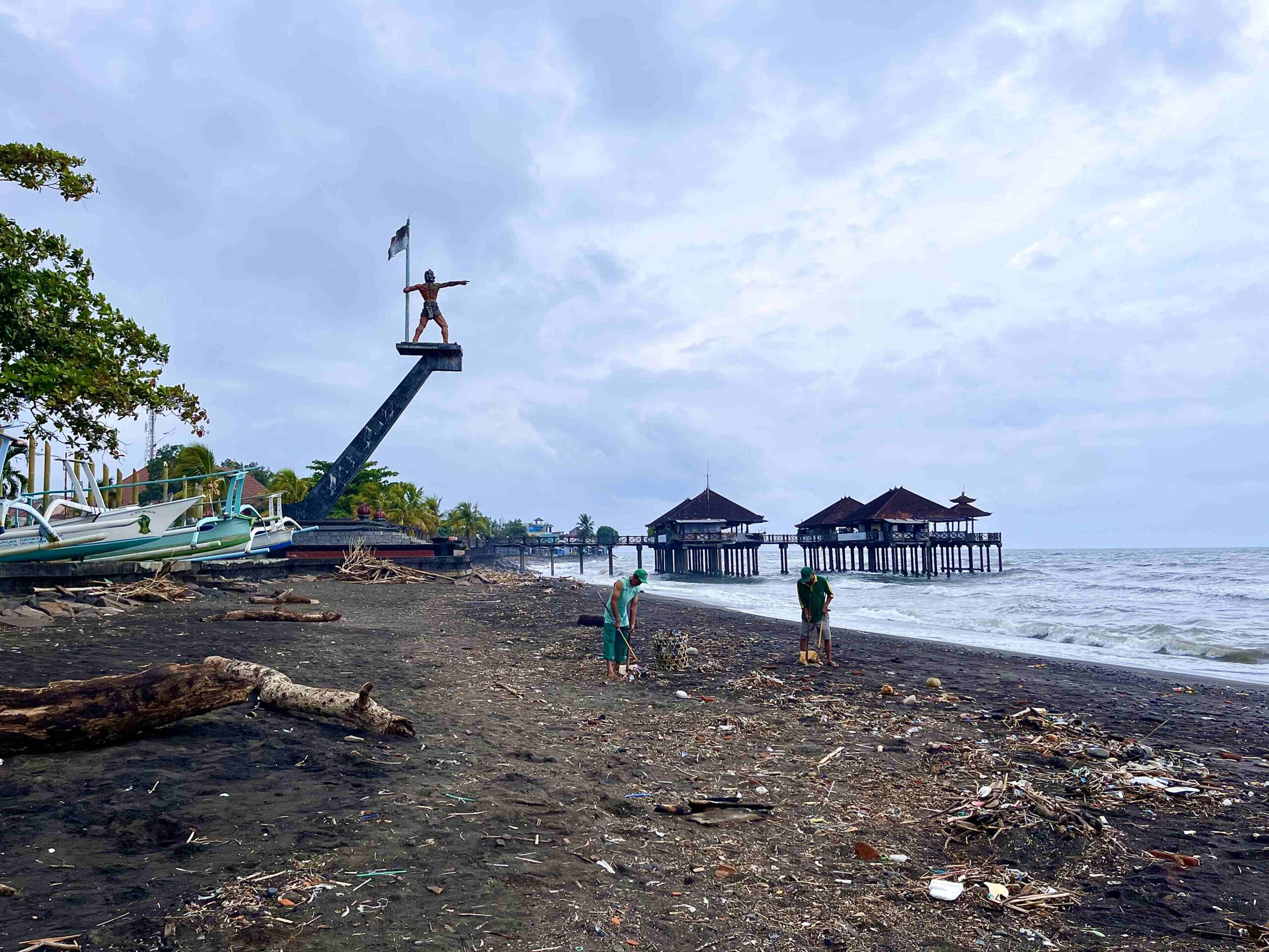 Eks Pelabuhan Buleleng Beach Cleaning 24091850 Jon Sudarmawan