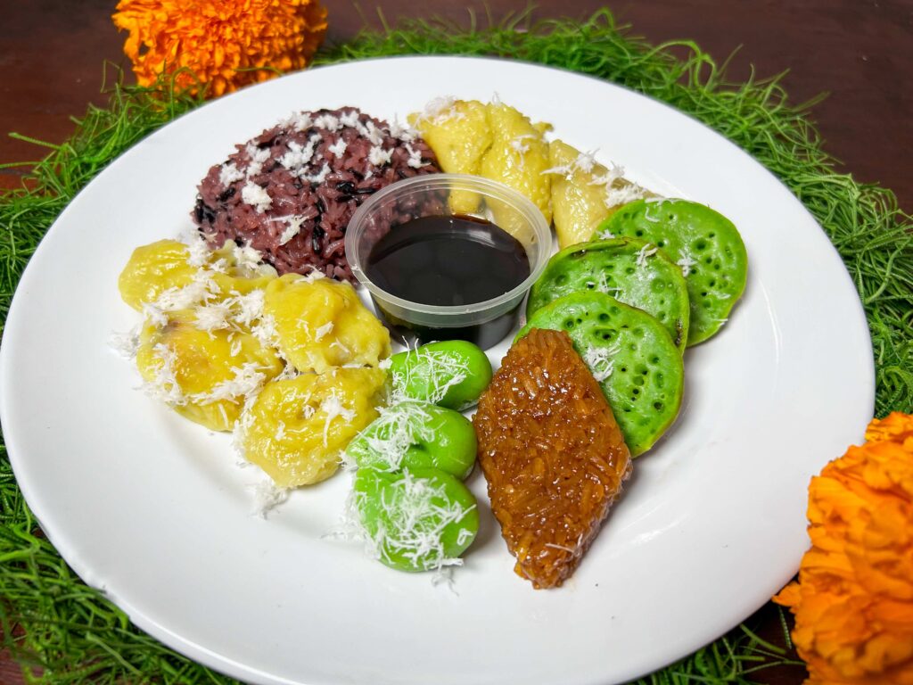 Mengwi Assorted Balinese Snack Jaje Bali 22060642 Ni Wayan Ririn Era Putri food