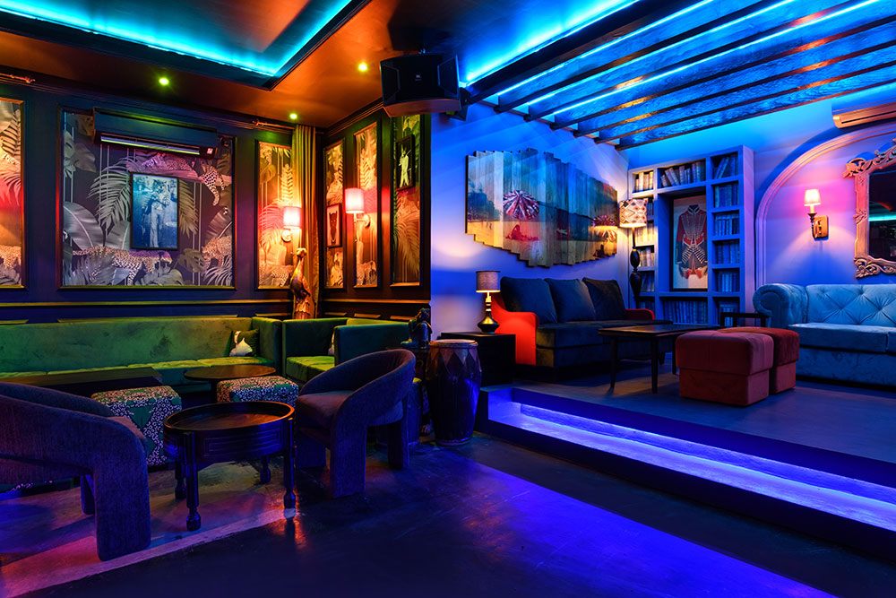 The Blue Door Bar, Restaurant & Club