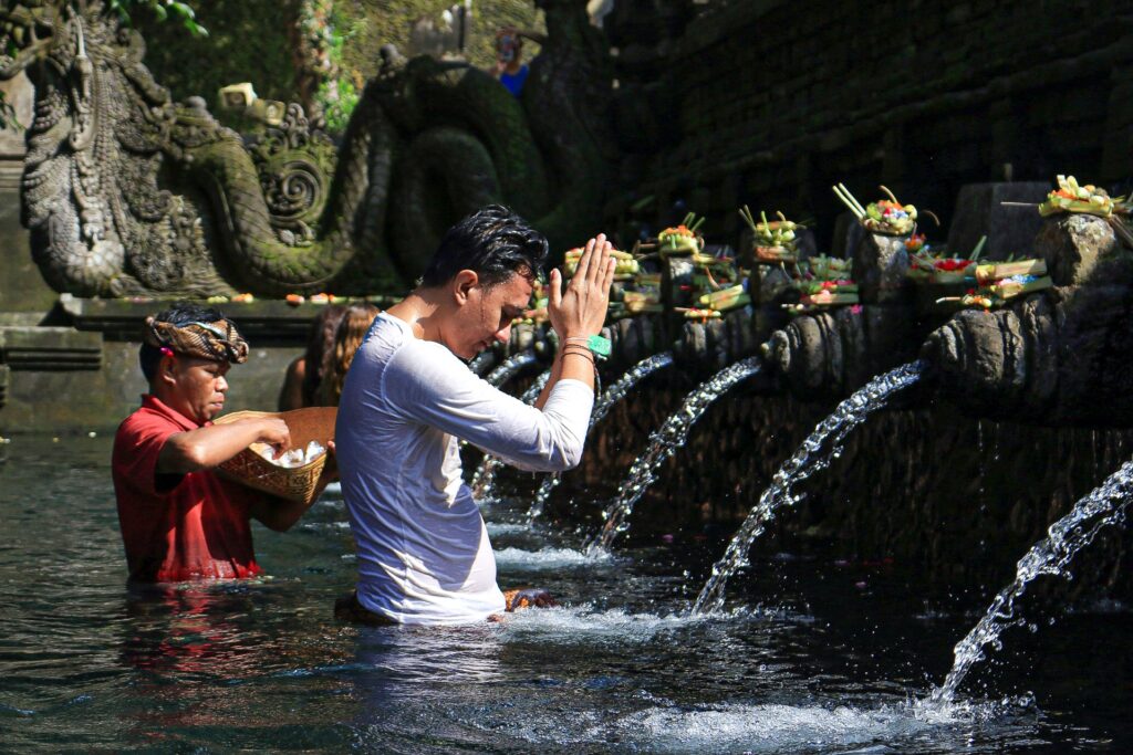 Tirta Empul 22110073 Aditya Maysaputra Aditya Maysaputra