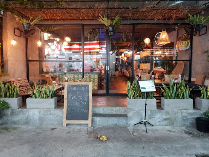 Benih Cafe, Kuta