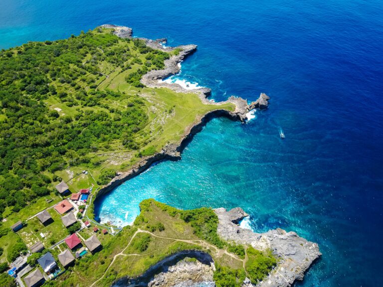 The Nusa Ceningan Blue Lagoon