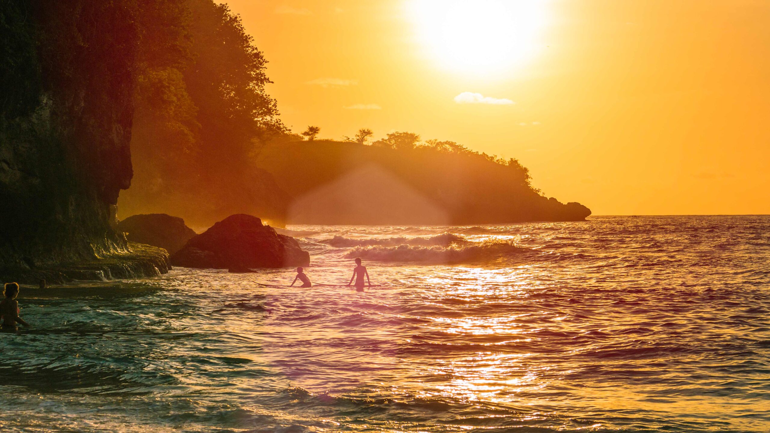 Sunset on beautiful Crystal Bay, Nusa Penida, Bali, Indonesia