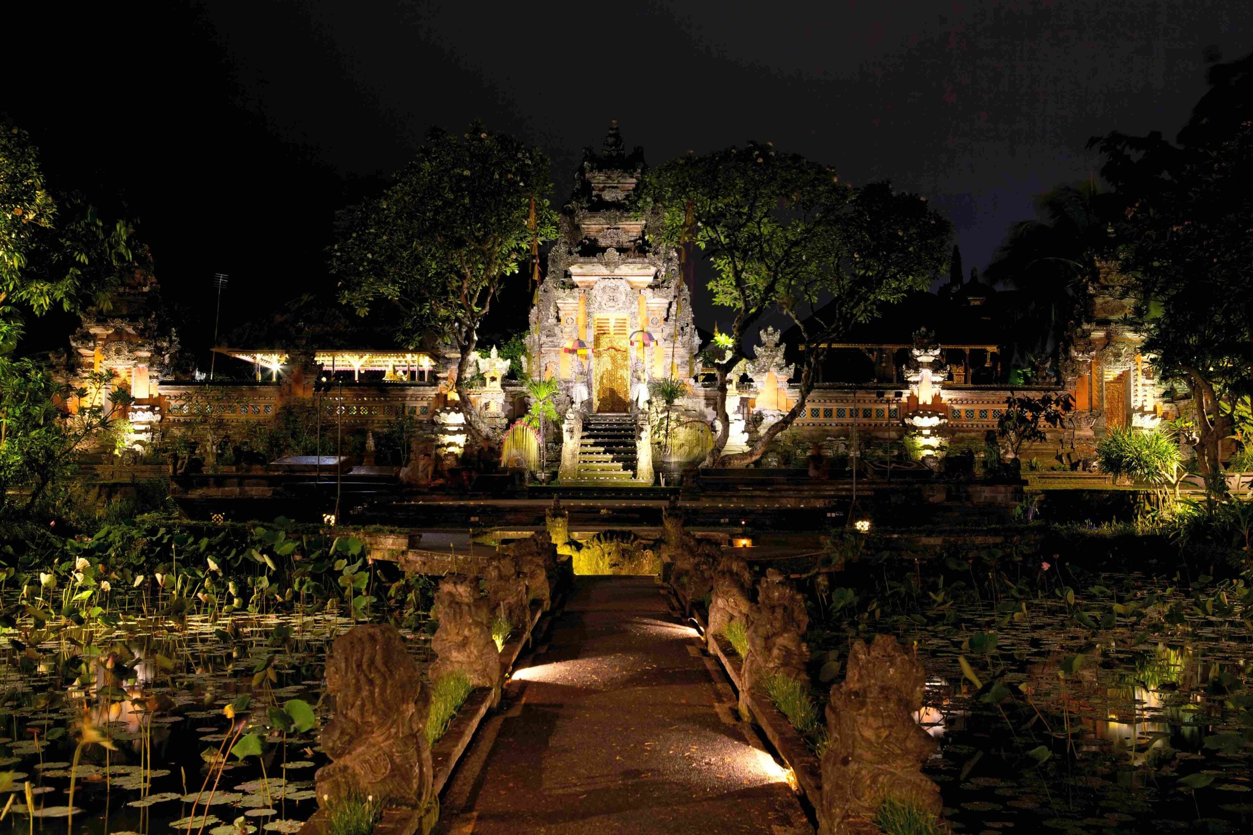 Pura Taman Saraswati