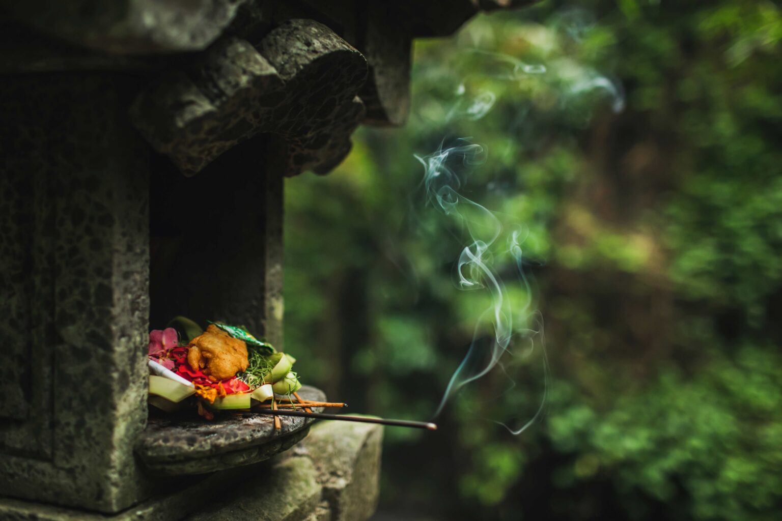 A Guide To Offerings In Bali: The Importance Of Gratitude