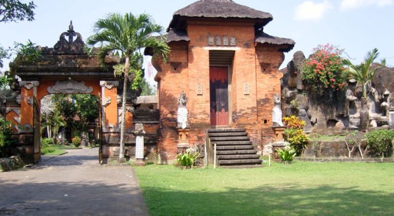 palaces of kerambitan near tabanan 1 palace of kerambitan near tabanan bali baliluxuryvillas com 1