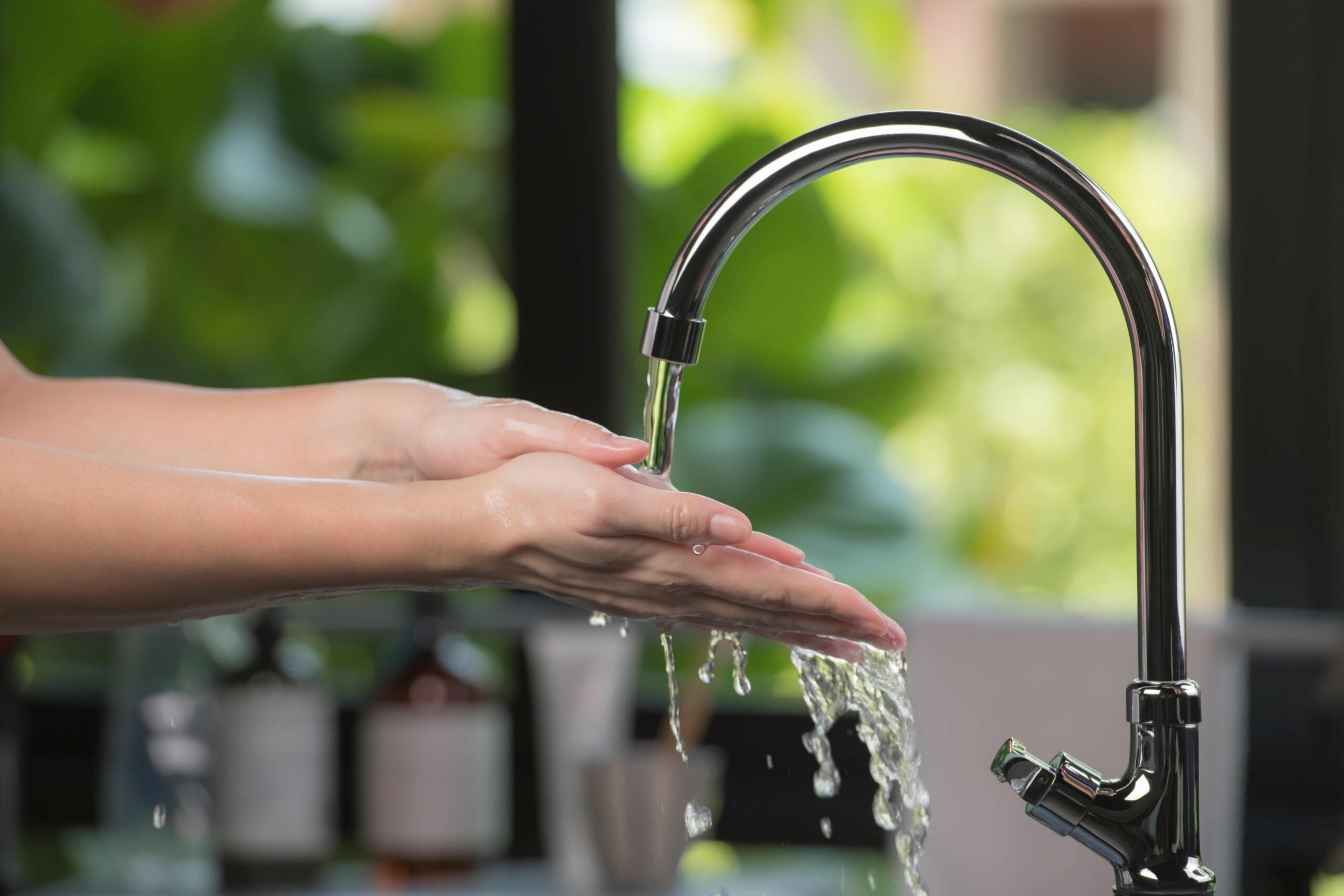 washing hands 2023 11 27 05 24 29 utc