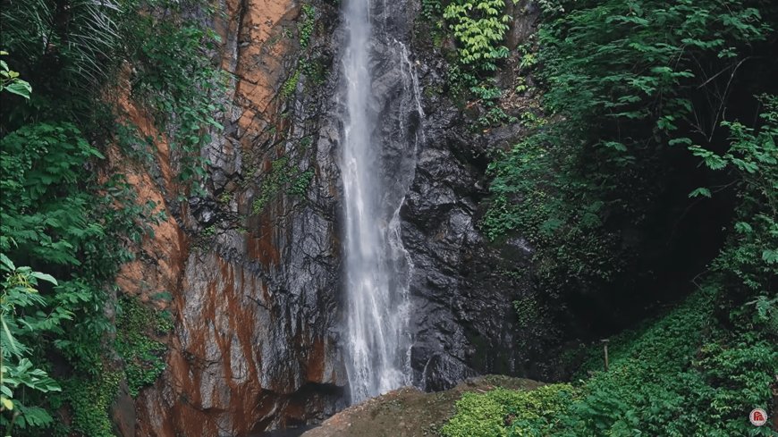 Jagasatru Waterfall