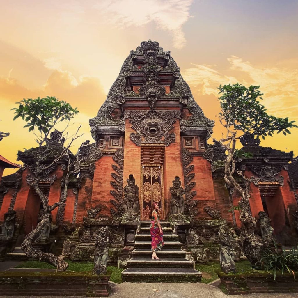 puri agung peliatan ubud 1024x1024 jalanmelalicom