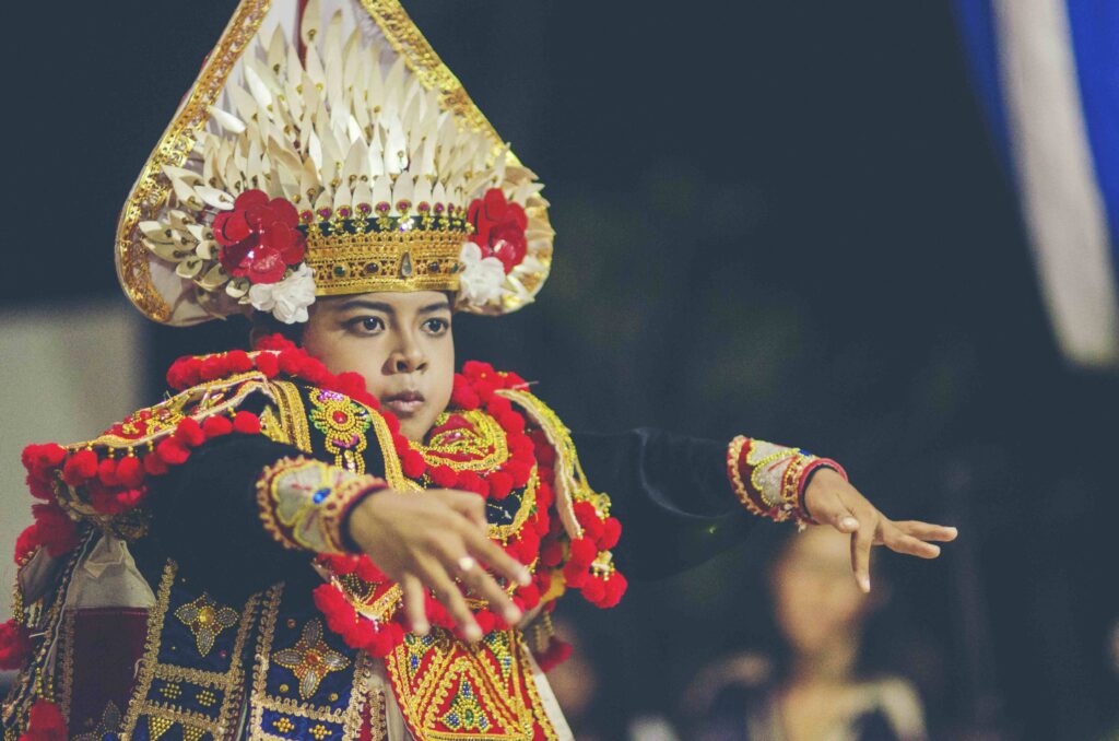 Balinese dancing, traditional dance and clothing, Kecamatan Buleleng, Bali, Indonesia