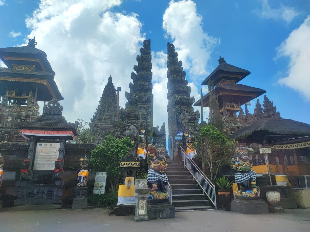 pura dalem batur entry gate 23070061 Oli