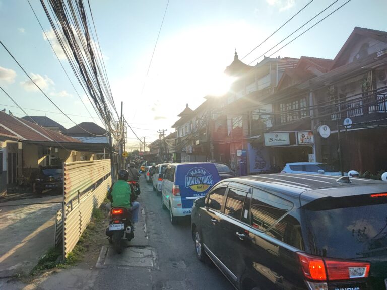 traffic kerobokan near lio square hotel k 23070061 Oli