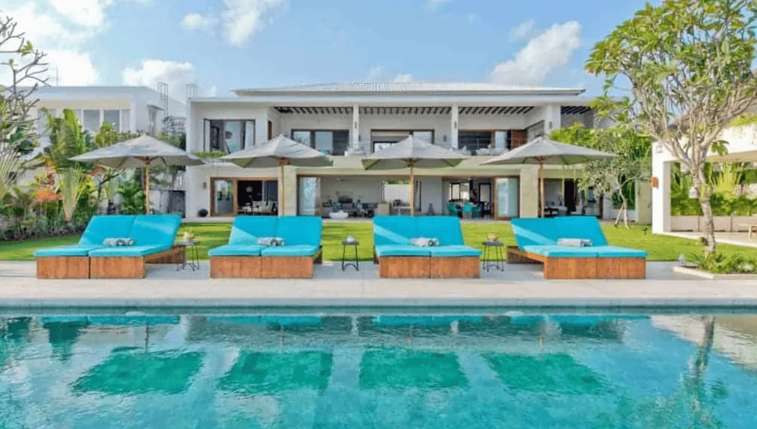 Villa Kubu: Lush Tropical Gardens