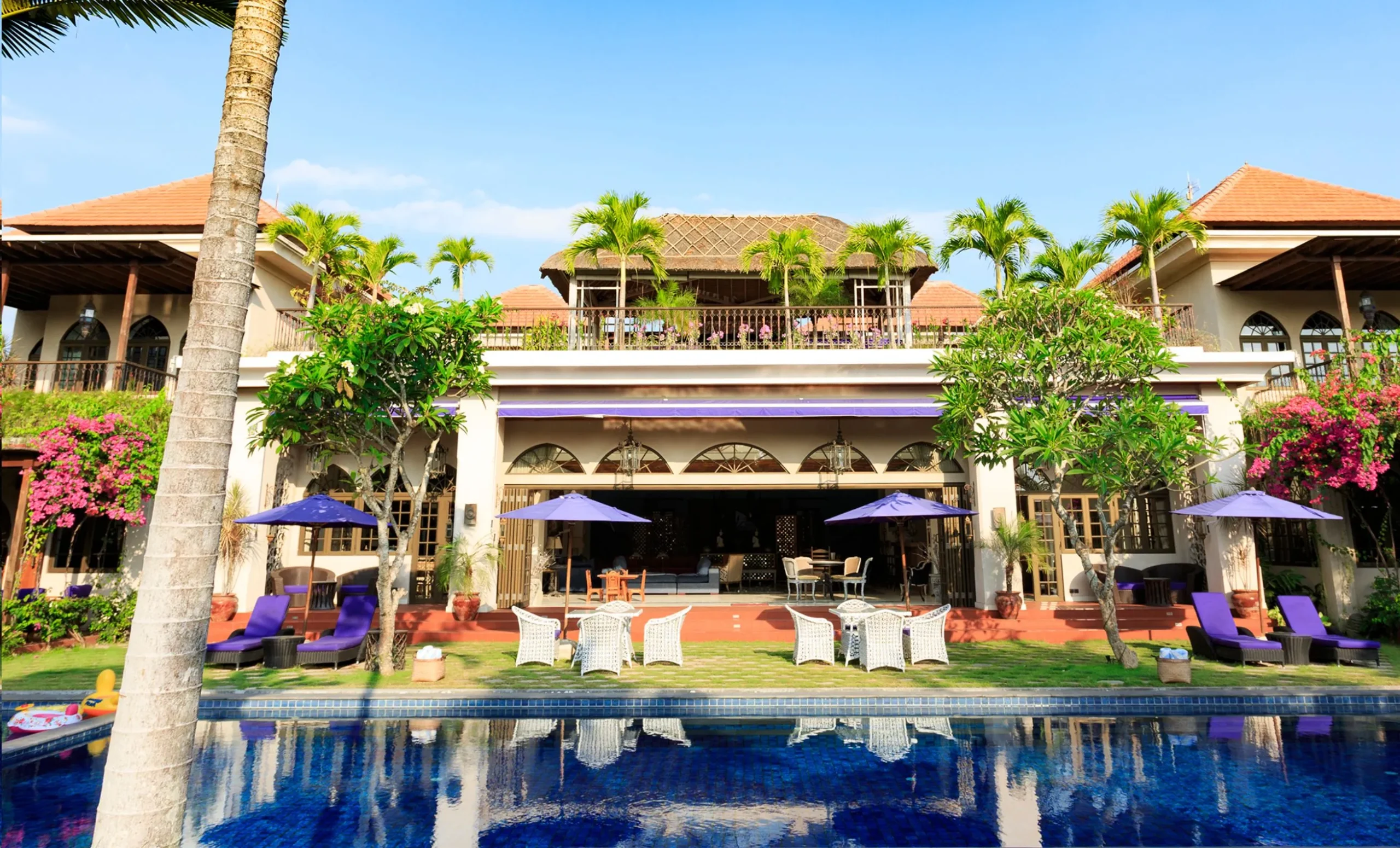 Villa Sayang D’Amour: French Romantic