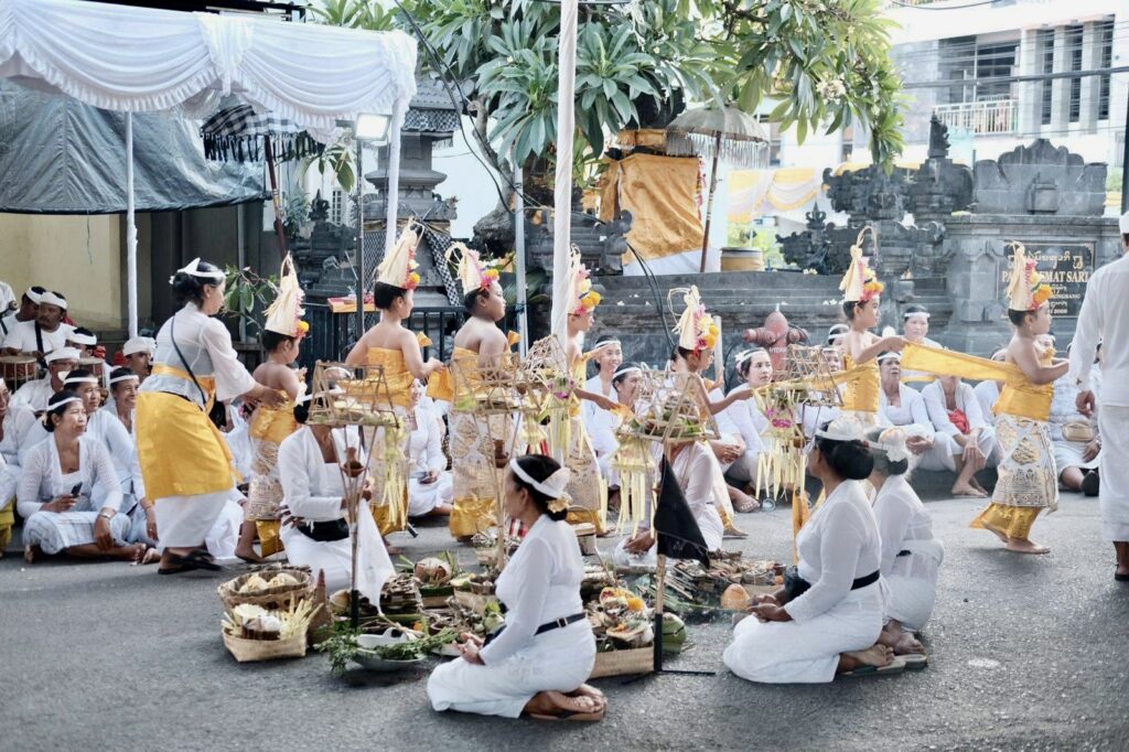 Balinese ceremony brawa Yogi Sutrisna 19030132 Cipus Dewi