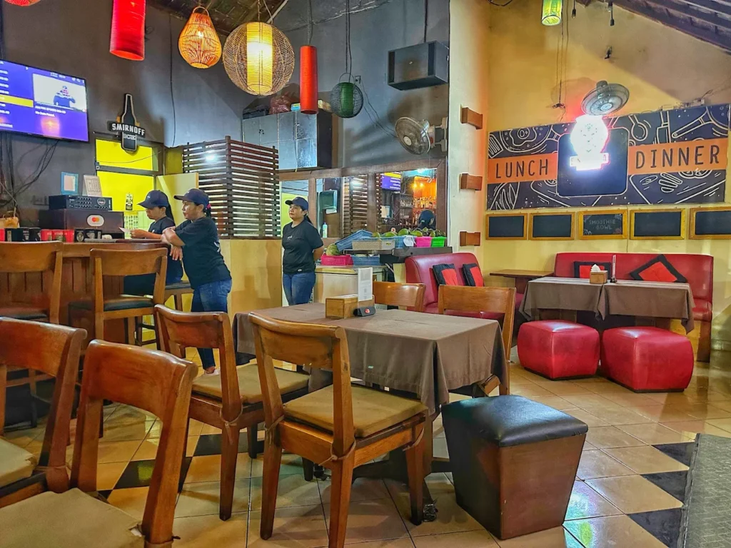 Lia's Bar and Bistro