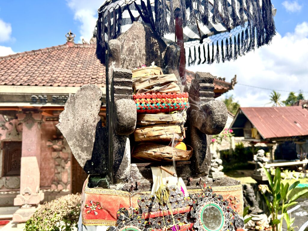 Mengwi Banten Pelinggih Odalan Alit Ring Merajan 22060642 Ni Wayan Ririn Era Putri