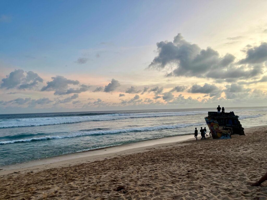 Nunggalan beach Pecatu 23100075 Mentari Oktavia (Vya)