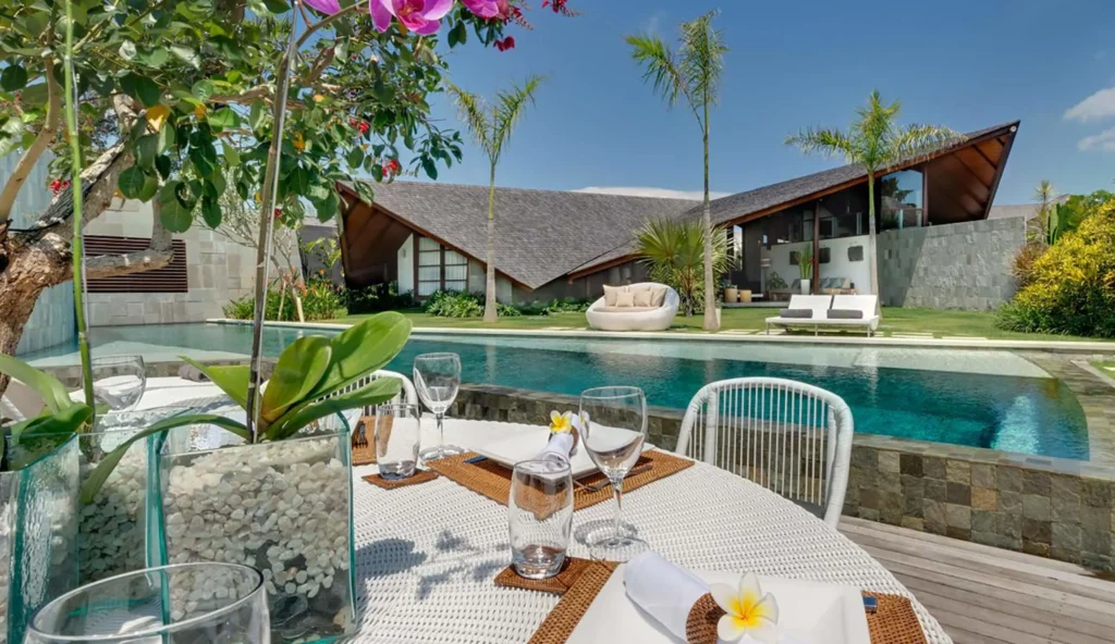The Layar: Jacuzzis And Media Rooms