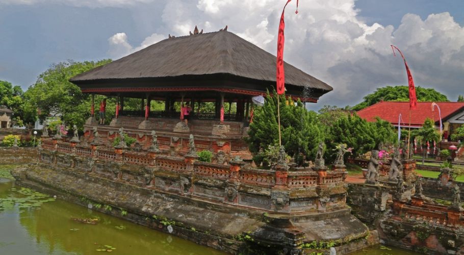 klungkung royal palace 1 kertha gosa pavilion at klungkung palace