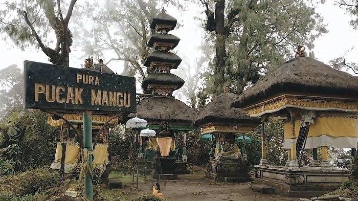 pura puncak mangku atau puncak beratan di kabupaten badung bali tribunnewscom