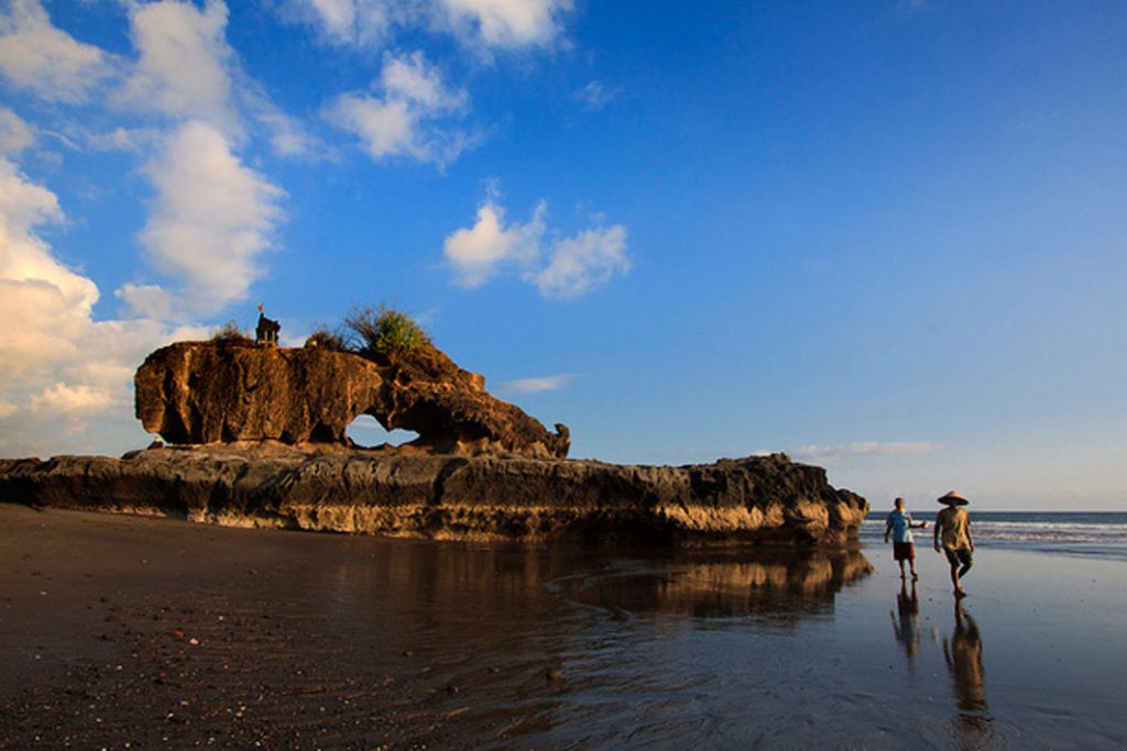 sedang 1579328965 Pantai Yeh Gangga Tabanan 1 1024x683 sudimara tabanan desa id