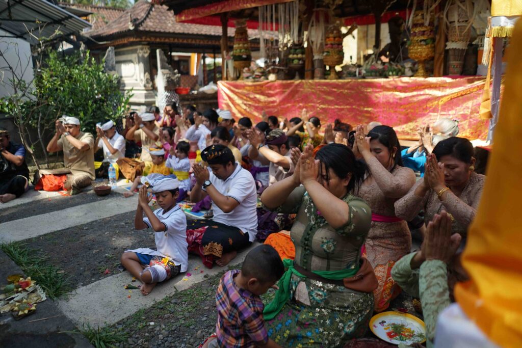 Balinese Ceremony Praying 23060064 Agung Arjaya