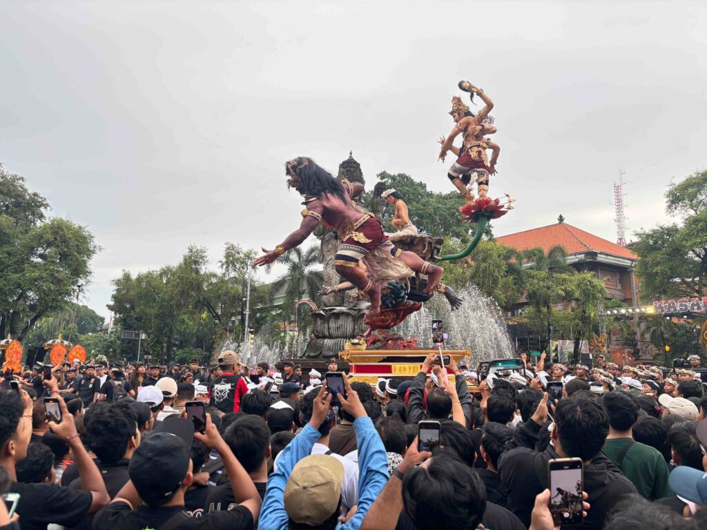 Denpasar Catur Muka Ogoh Ogoh 24081863 Bayu Julius 023