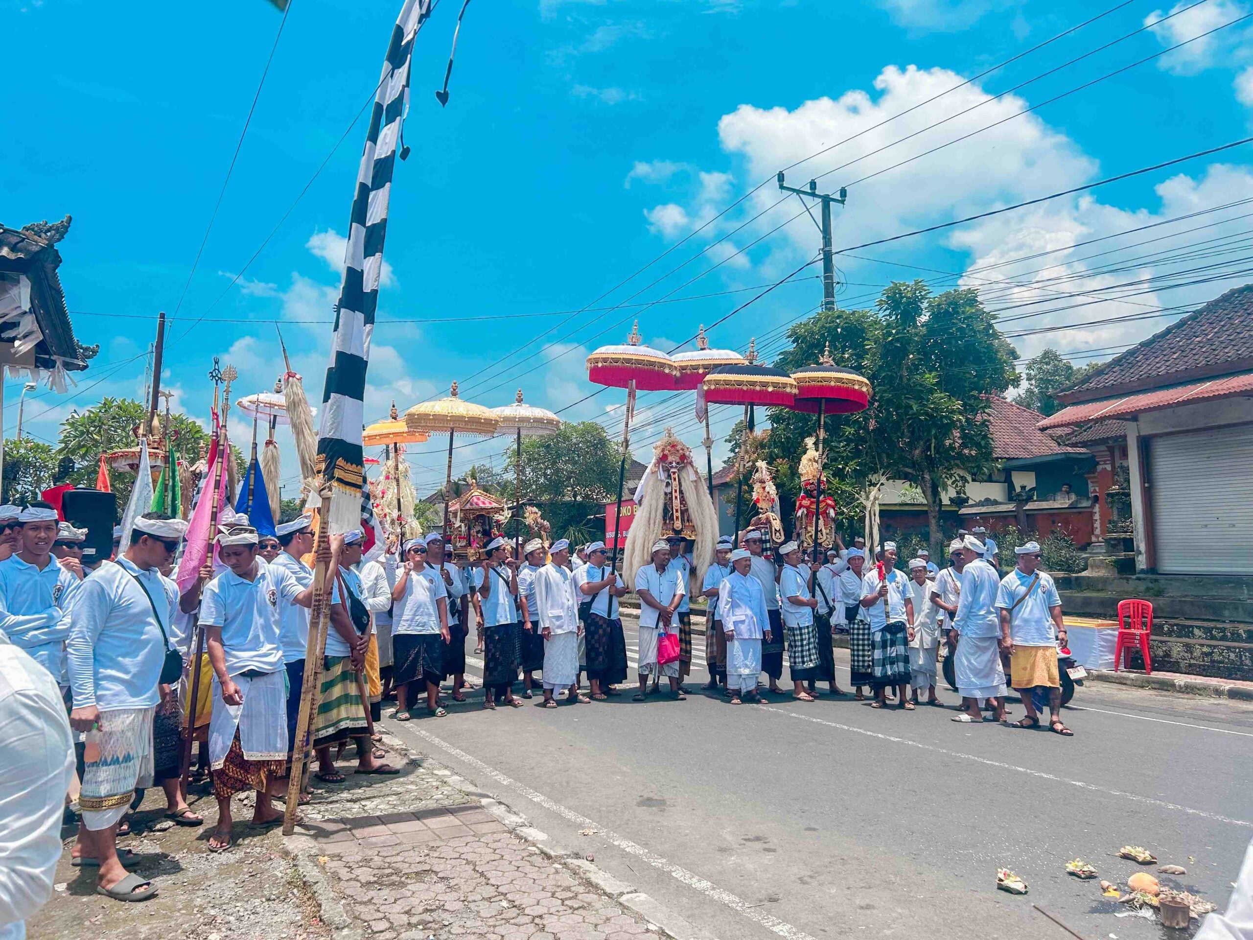 Mengwi Ida Bhatara Mepasaran 22060642 Ni Wayan Ririn Era Putri ceremony