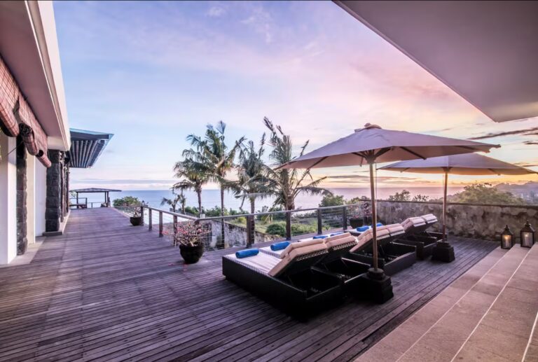 Cliff Front Luxury Beach Villa