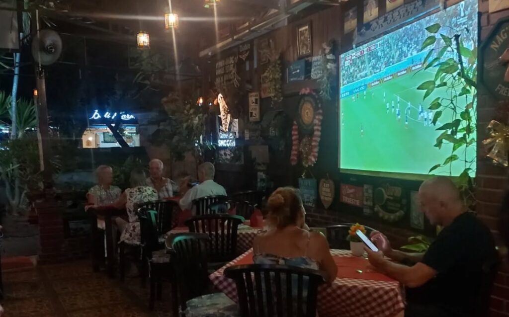 Source Tavern De Bali