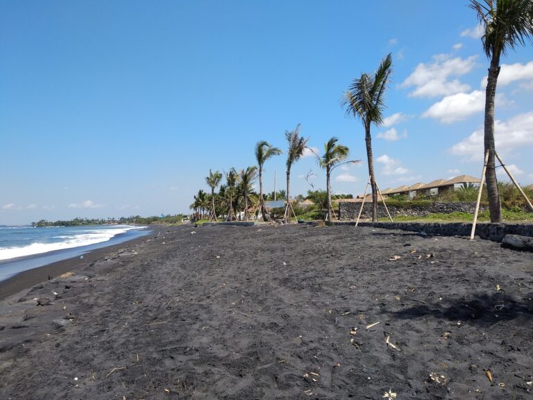 Pantai Purnama beach