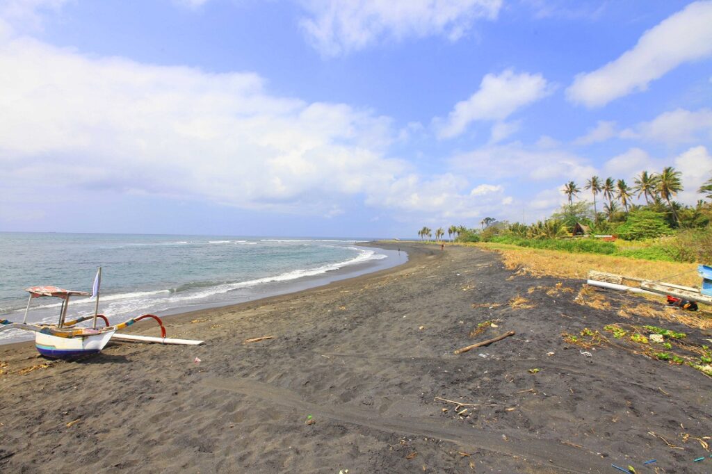 Purnama beach
