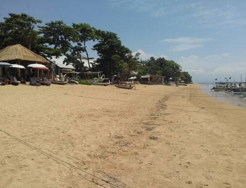 White sand beach at Pantai Duyung Sanur (Hyatt Sanur Beach)