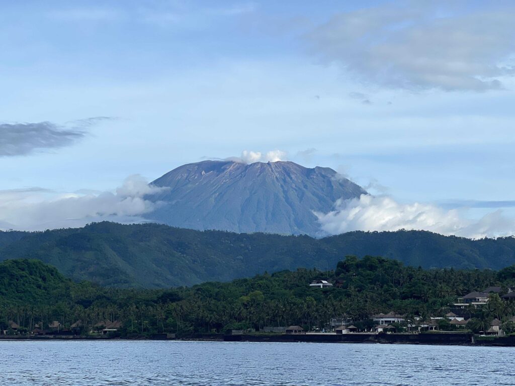 Mount Agung 14041175 Tedy Armawan