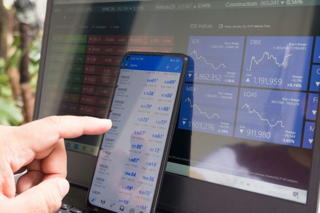 black-android-smartphone-turned-on-screen