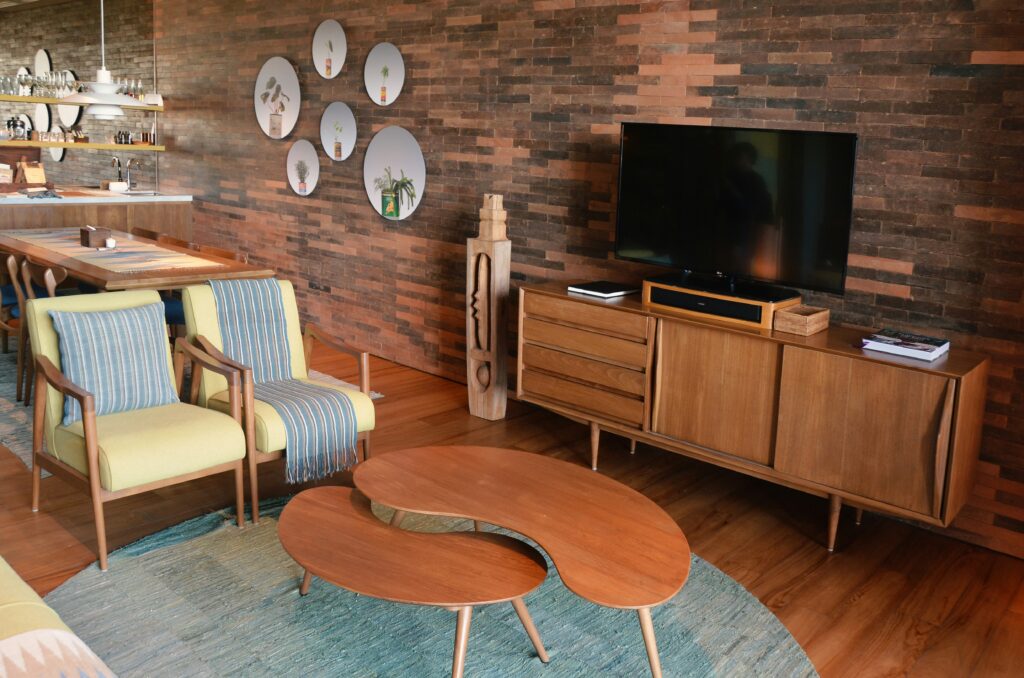 flat-screen-tv-turned-off