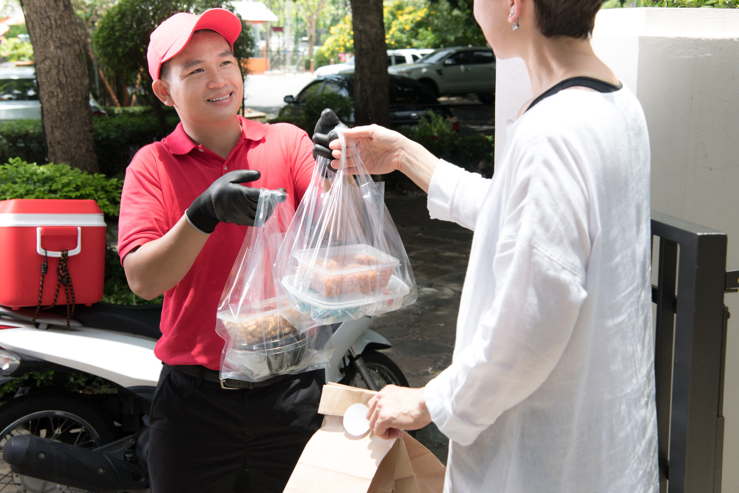 delivery man courier 2025 01 08 04 13 53 utc